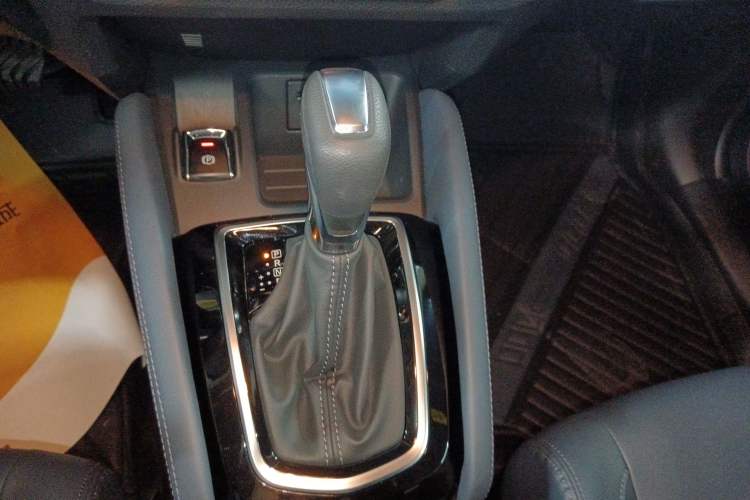 Used Nissan Qashqai 2025 Honor 2.0L CVT XV+ Leading Edition Gear Lever