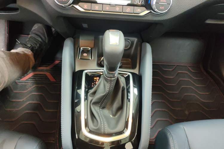 Used Nissan Qashqai 2025 Facelifted Honor 2.0L CVT XV+ Leading Edition Gear Lever