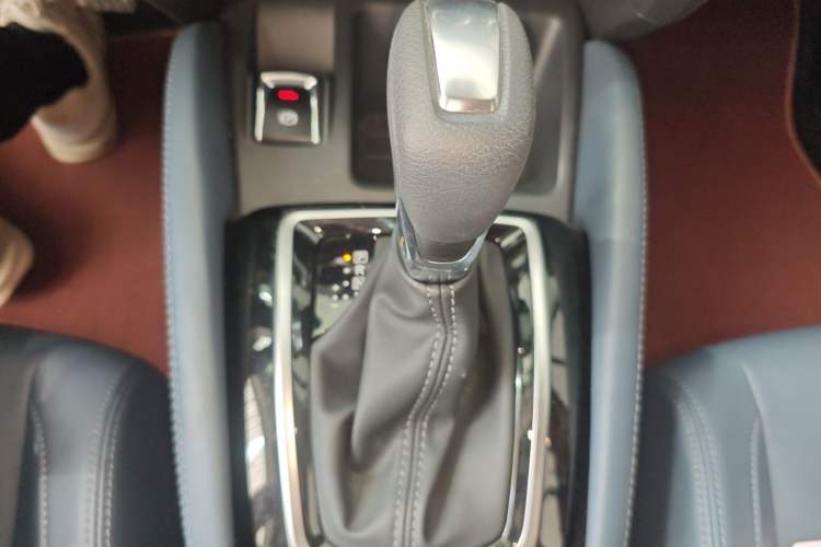 Used Nissan Qashqai 2025 Honor 2.0L CVT XV Genuine Edition Gear Lever