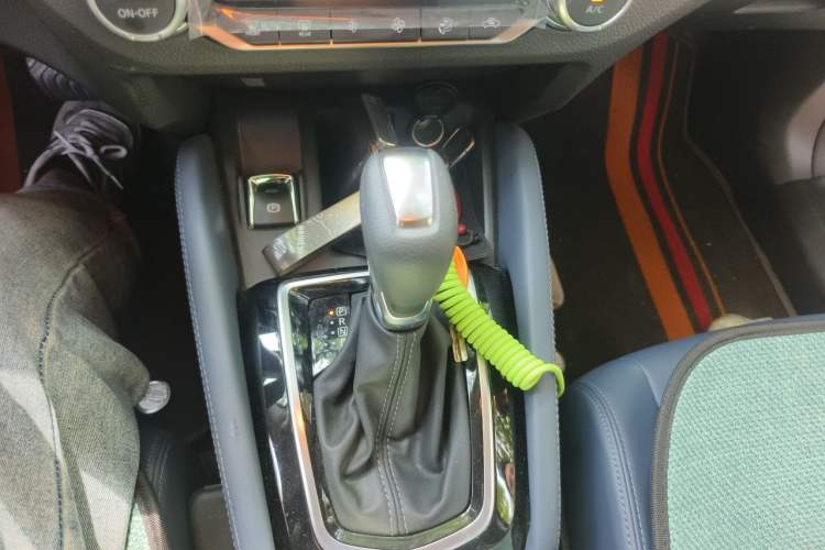 Used Nissan Qashqai 2025 Honor 2.0L CVT XV Genuine Edition Gear Lever