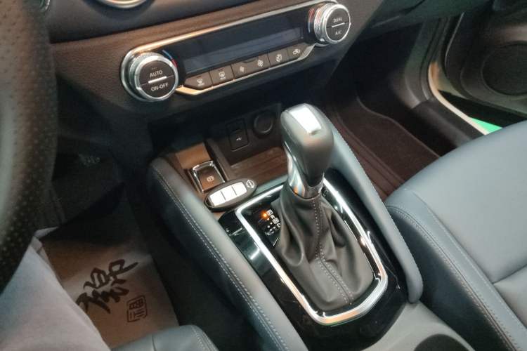 Used Nissan Qashqai 2025 Honor 2.0L CVT XV Genuine Edition Gear Lever