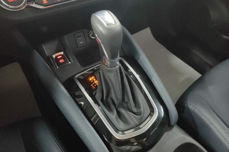 Used Nissan Qashqai 2025 Honor 2.0L CVT XV+ Leading Edition Gear Lever