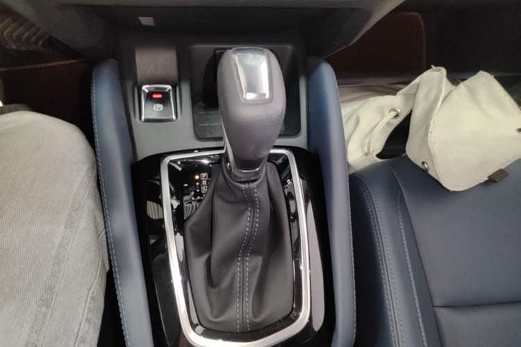 Used Nissan Qashqai 2025 Honor 2.0L CVT XV Genuine Edition Gear Lever