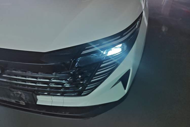 Used Nissan Qashqai 2025 Honor 2.0L CVT XV Genuine Edition Left Front Headlight