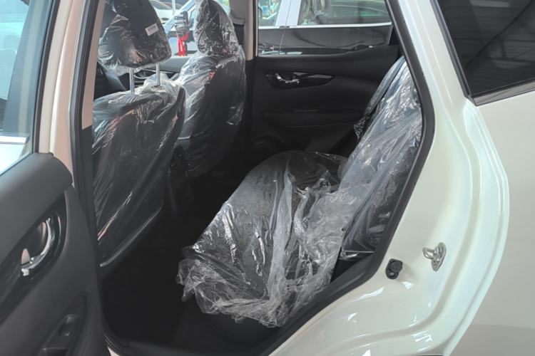 Used Nissan Qashqai 2025 Facelifted Honor 2.0L CVT XV Genuine Edition Left Rear Seat