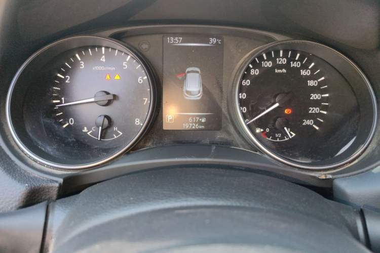 Used Nissan Qashqai 2025 Honor 2.0L CVT XV Genuine Edition Odometer Close Up