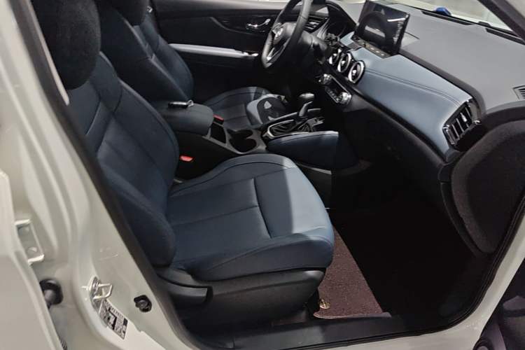 Used Nissan Qashqai 2025 Honor 2.0L CVT XV+ Leading Edition Right Front Seat