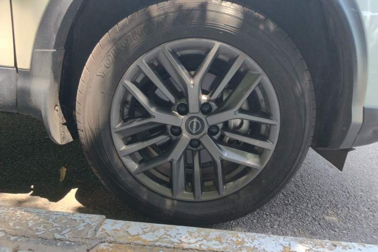 Used Nissan Qashqai 2025 Honor 2.0L CVT XV Genuine Edition Right Front Wheel Hub