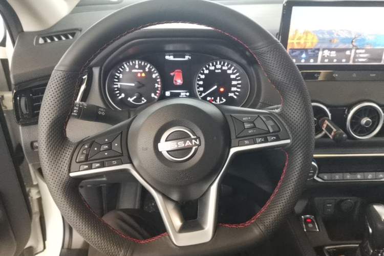 Used Nissan Qashqai 2025 Facelifted Honor 2.0L CVT XV Genuine Edition Steering Wheel