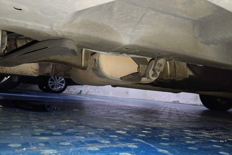 Used Nissan Quest 2005 3.5L Chassis Front Left