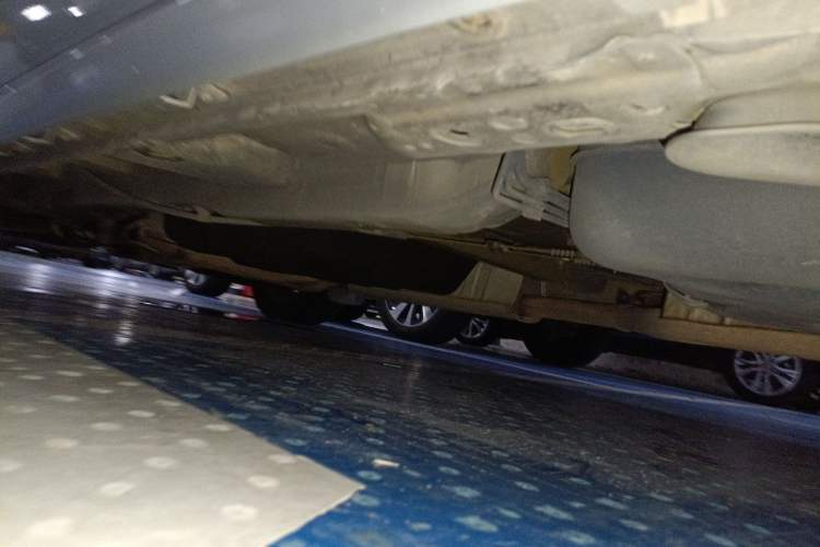 Used Nissan Quest 2005 3.5L Chassis Rear Left