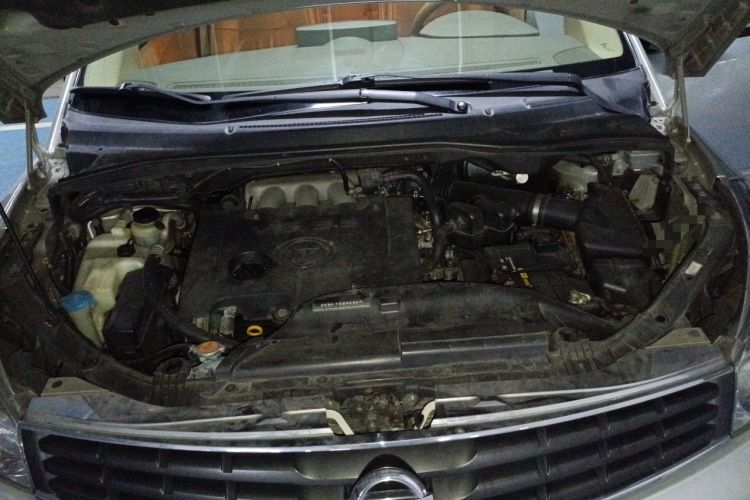 Used Nissan Quest 2005 3.5L Engine Bay