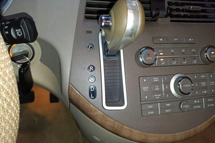 Used Nissan Quest 2005 3.5L Gear Lever