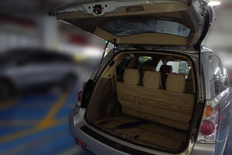 Used Nissan Quest 2005 3.5L Trunk