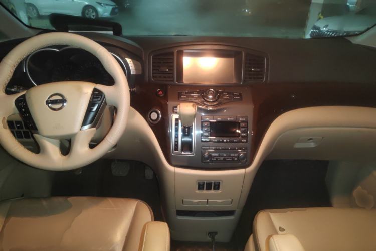 Used Nissan Quest 2012 3.5L SL Center Console