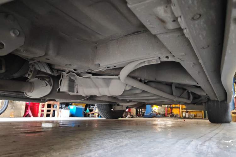 Used Nissan Quest 2012 3.5L SL Chassis Front Left
