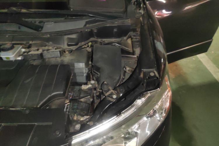 Used Nissan Quest 2012 3.5L SL Engine Bay Left