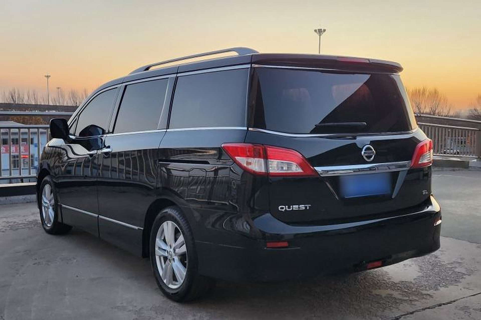 Used Nissan Quest 2012 3.5L SL Exterior 4