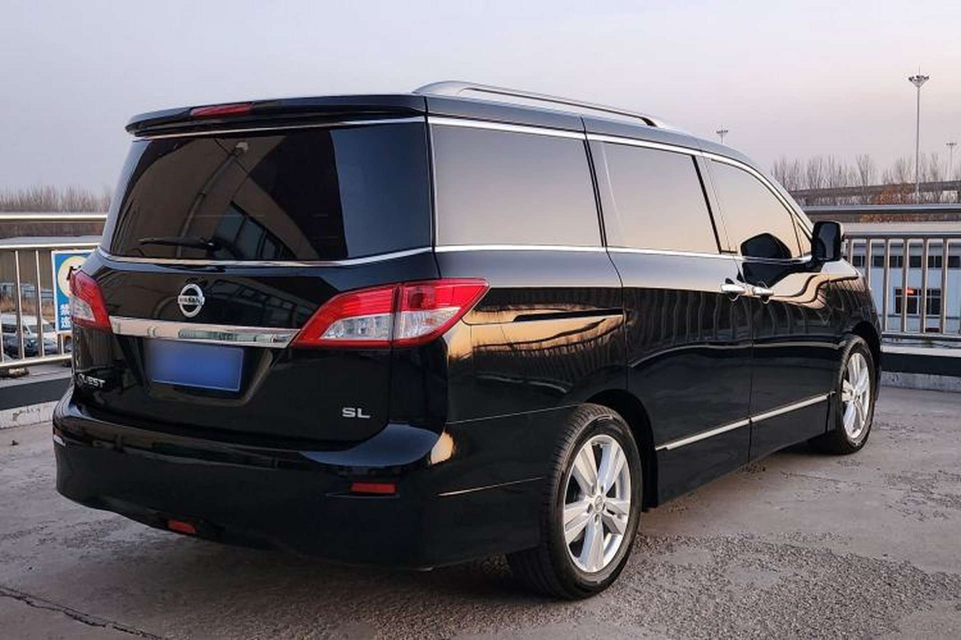 Used Nissan Quest 2012 3.5L SL Exterior 5