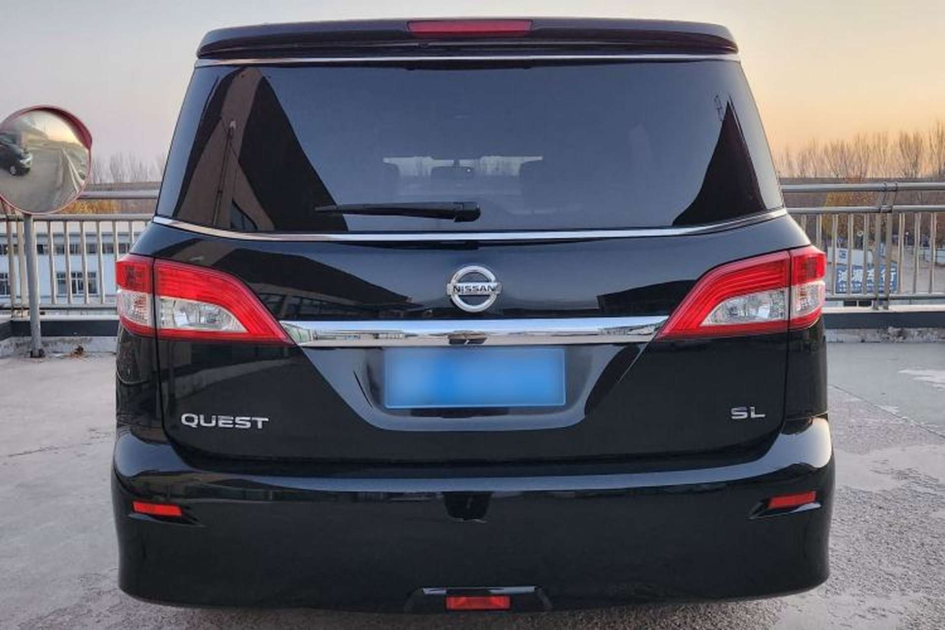 Used Nissan Quest 2012 3.5L SL Exterior 7