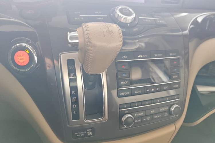 Used Nissan Quest 2012 3.5L SL Gear Lever