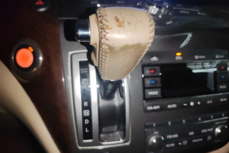 Used Nissan Quest 2012 3.5L SL Gear Lever