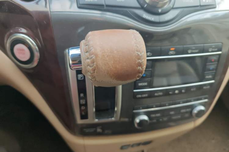 Used Nissan Quest 2012 3.5L SL Gear Lever