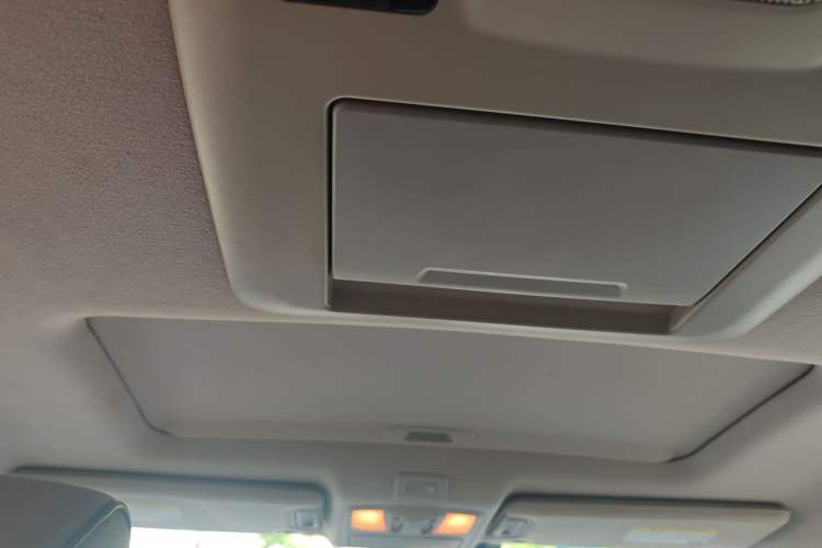Used Nissan Quest 2012 3.5L SL Headliner