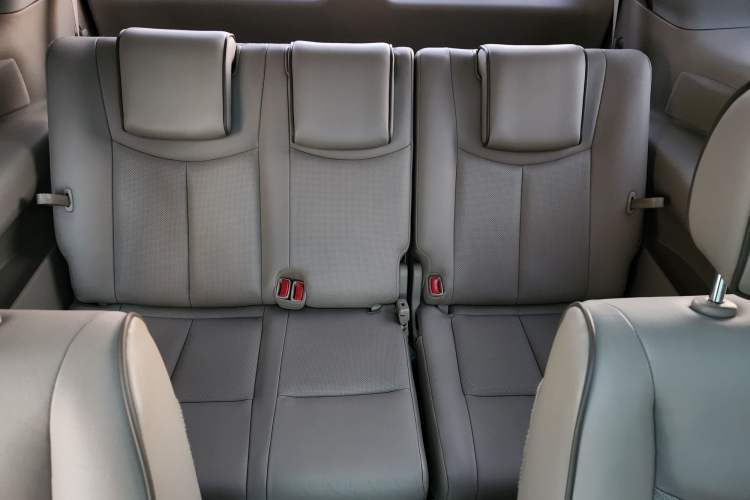 Used Nissan Quest 2012 3.5L SL Interior 13
