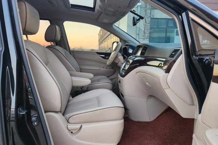 Used Nissan Quest 2012 3.5L SL Interior 3