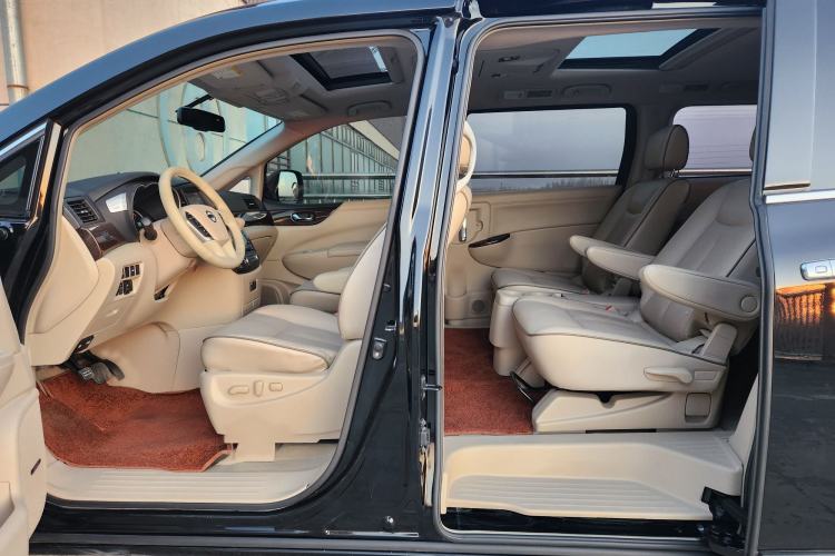 Used Nissan Quest 2012 3.5L SL Interior 8