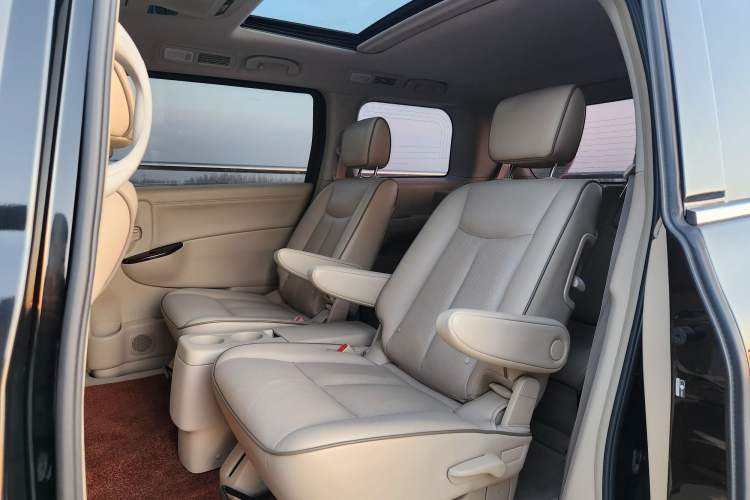 Used Nissan Quest 2012 3.5L SL Interior 9