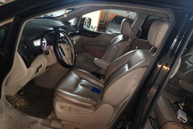 Used Nissan Quest 2012 3.5L SL Left Front Seat