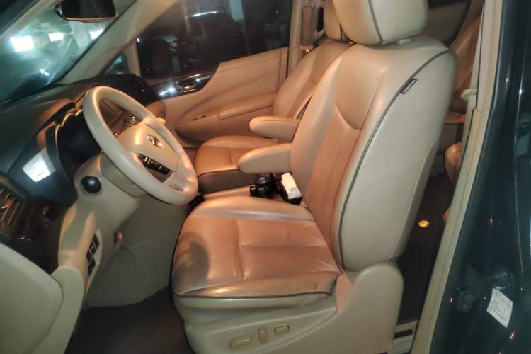 Used Nissan Quest 2012 3.5L SL Left Front Seat