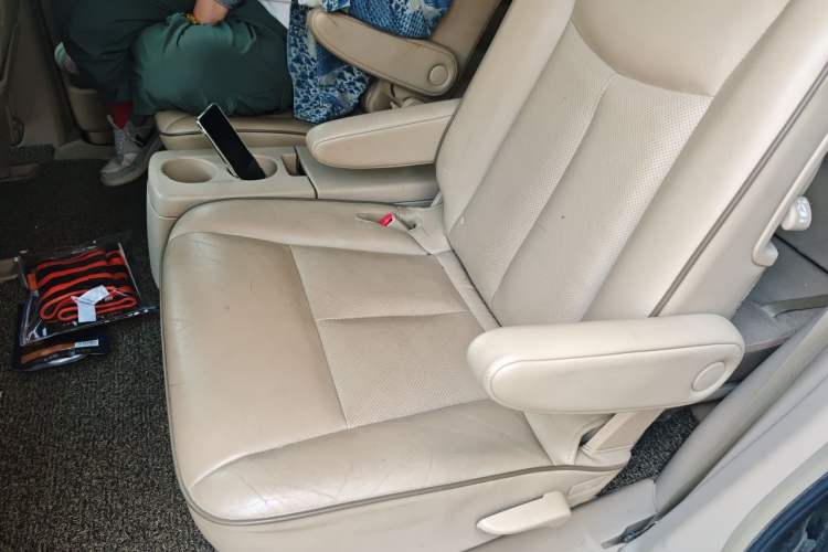 Used Nissan Quest 2012 3.5L SL Left Rear Seat