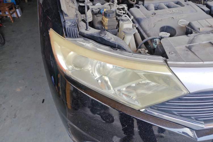 Used Nissan Quest 2012 3.5L SL Right Front Headlight