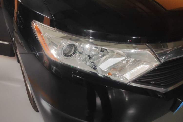 Used Nissan Quest 2012 3.5L SL Right Front Headlight