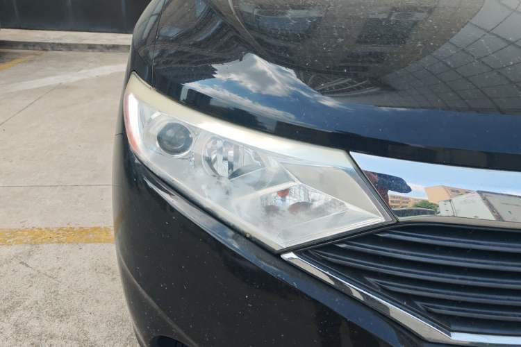 Used Nissan Quest 2012 3.5L SL Right Front Headlight