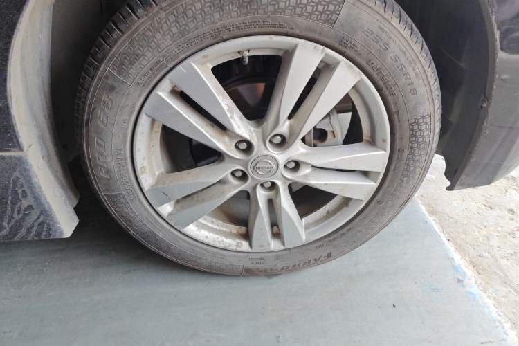 Used Nissan Quest 2012 3.5L SL Right Front Wheel Hub
