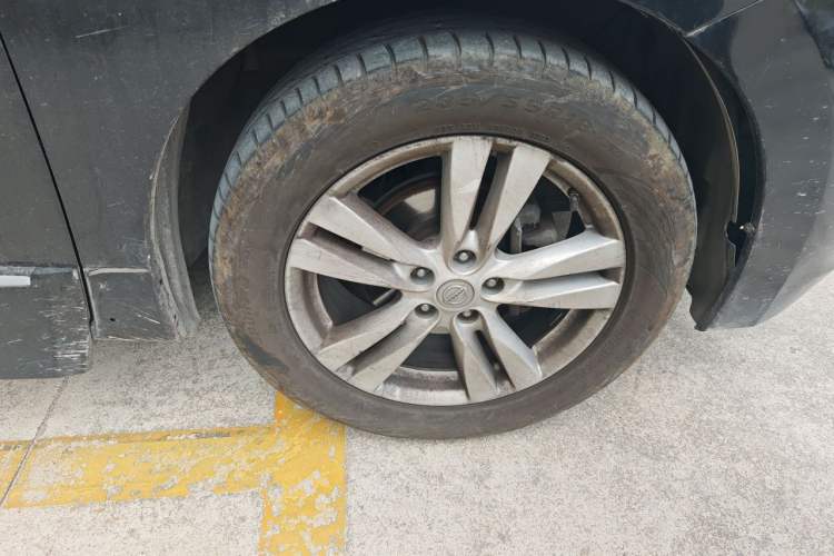 Used Nissan Quest 2012 3.5L SL Right Front Wheel Hub