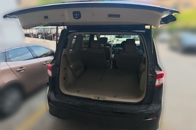 Used Nissan Quest 2012 3.5L SL Trunk