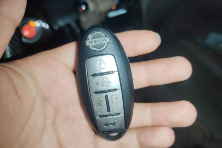 Used Nissan Quest 2012 3.5L SL Vehicle Key