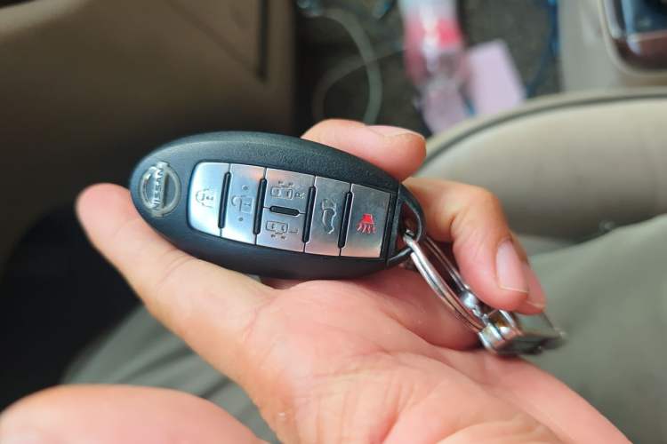 Used Nissan Quest 2012 3.5L SL Vehicle Key