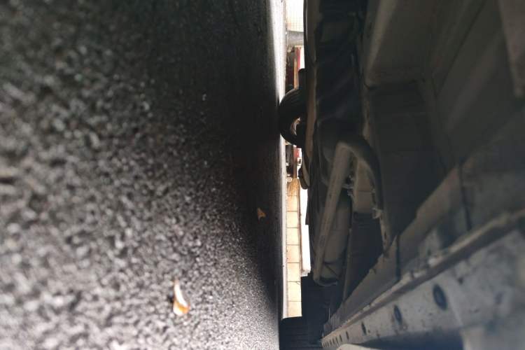 Used Nissan Quest 2012 3.5L SL Chassis Front Left