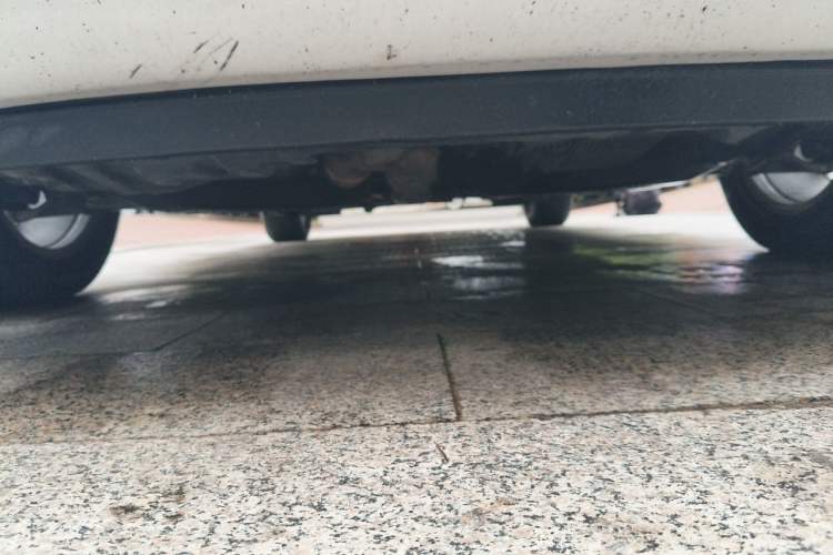 Used Nissan Quest 2012 3.5L SL Chassis Front