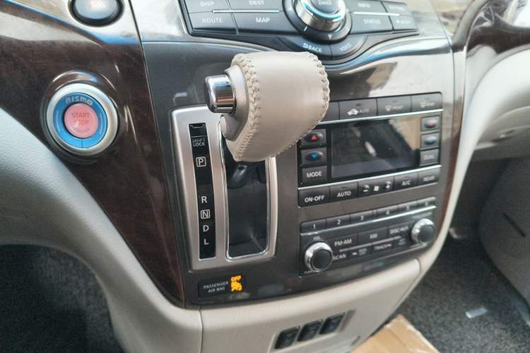Used Nissan Quest 2012 3.5L SL Gear Lever