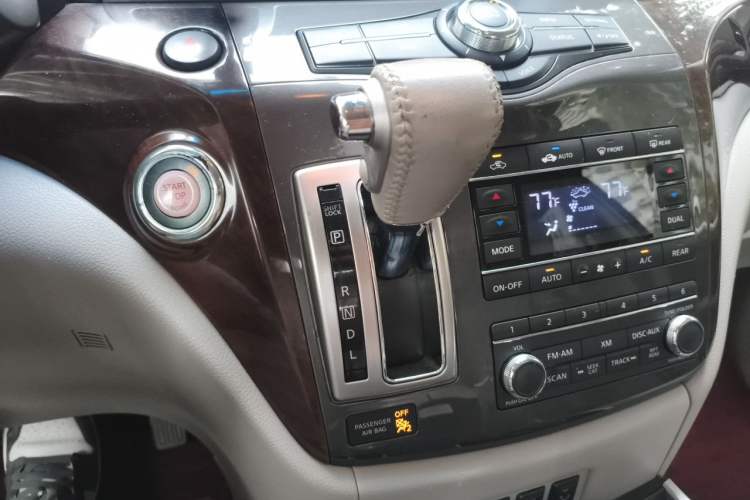 Used Nissan Quest 2012 3.5L SL Gear Lever