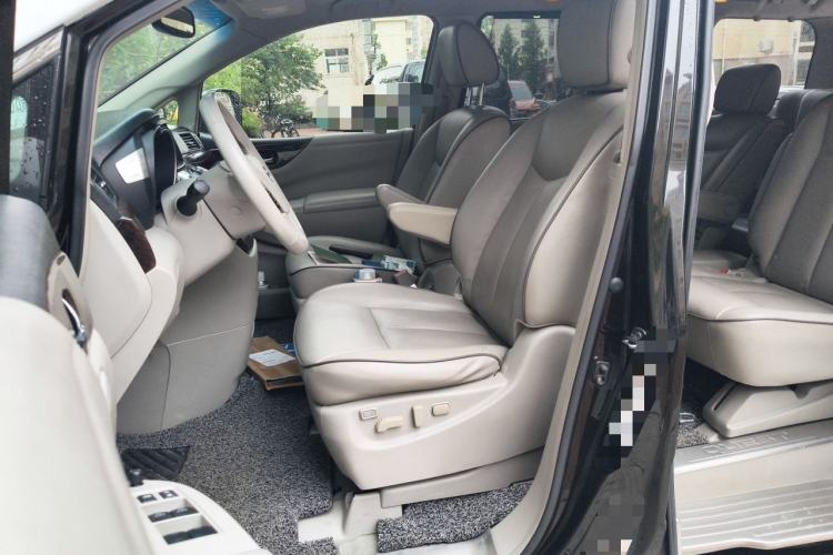 Used Nissan Quest 2012 3.5L SL Left Front Seat