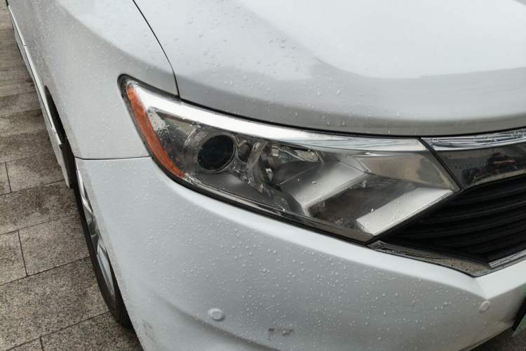 Used Nissan Quest 2012 3.5L SL Right Front Headlight