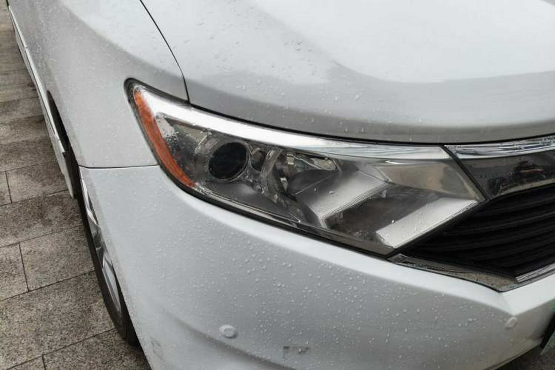 Used Nissan Quest 2012 3.5L SL Right Front Headlight